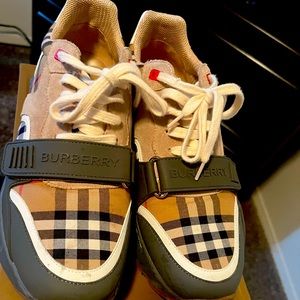Burberry Sneakers